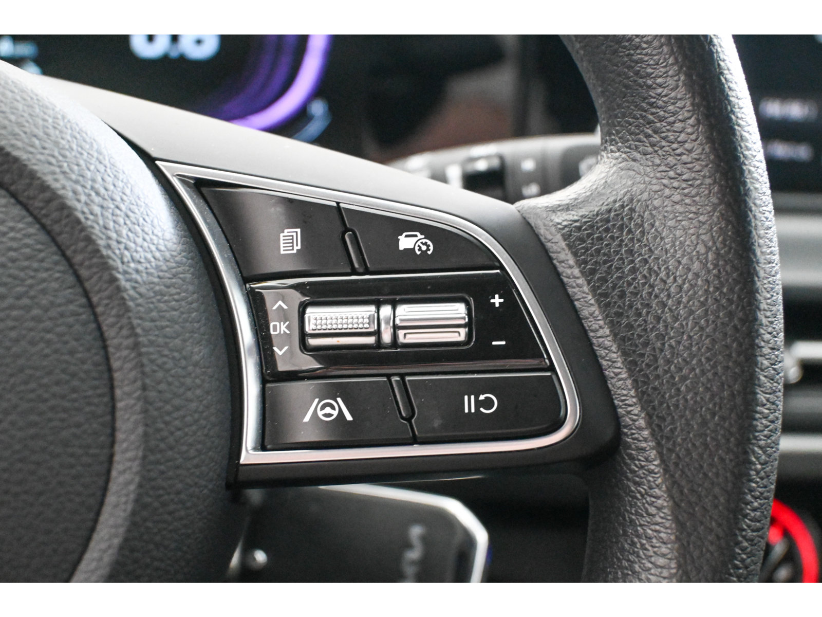 Certified 2025 Kia Seltos LX AWD/4WD image 36