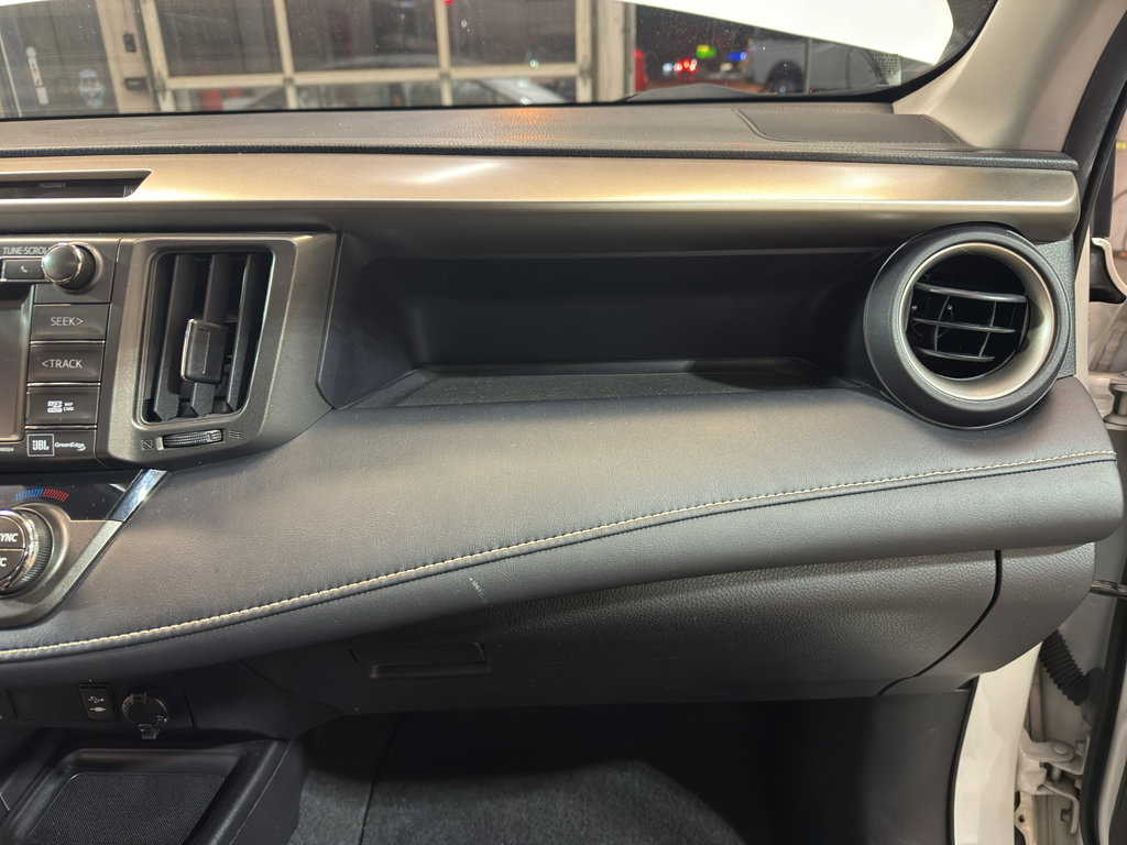 Used 2015 Toyota RAV4 Limited w/ Technology Package image 20