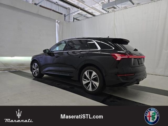 Used 2024 Audi Q8 e-tron Premium Plus w/ Premium Plus Package image 4