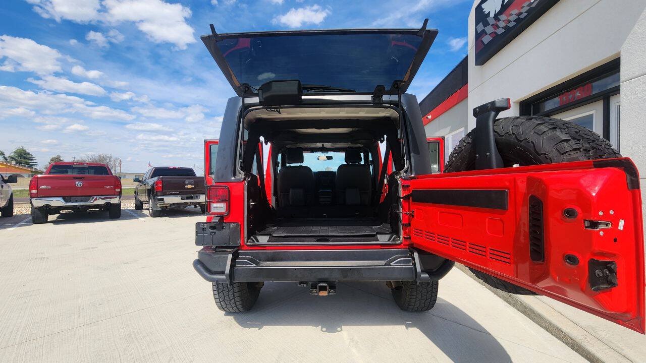 Used 2017 Jeep Wrangler Unlimited Sahara AWD/4WD image 22