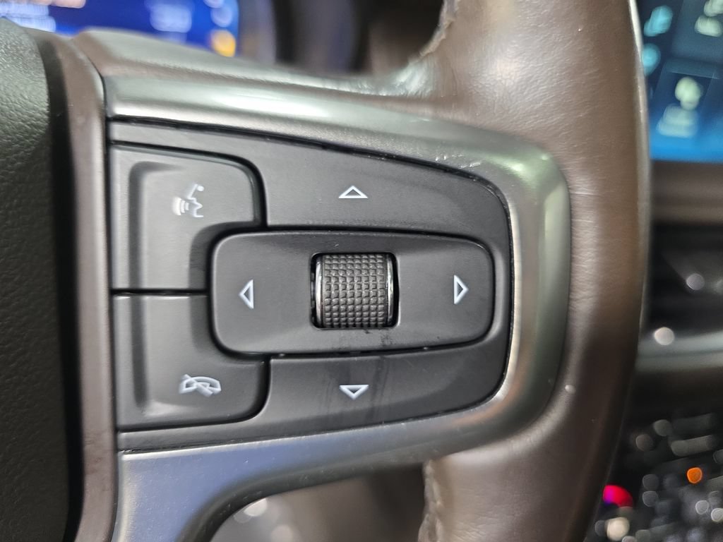 Used 2022 Chevrolet Suburban LT w/ Luxury Package AWD/4WD image 20