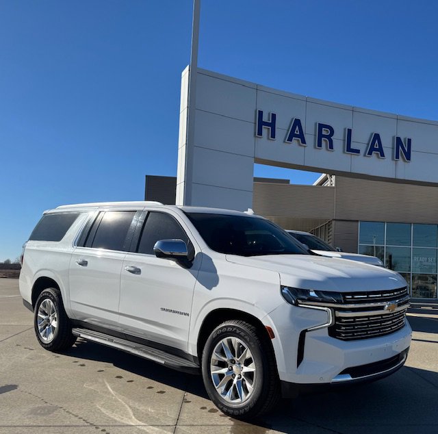 Used 2021 Chevrolet Suburban Premier w/ Premium Package image 1