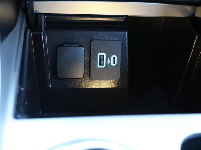 Used 2024 Ford Explorer XLT w/ Equipment Group 202A image 25