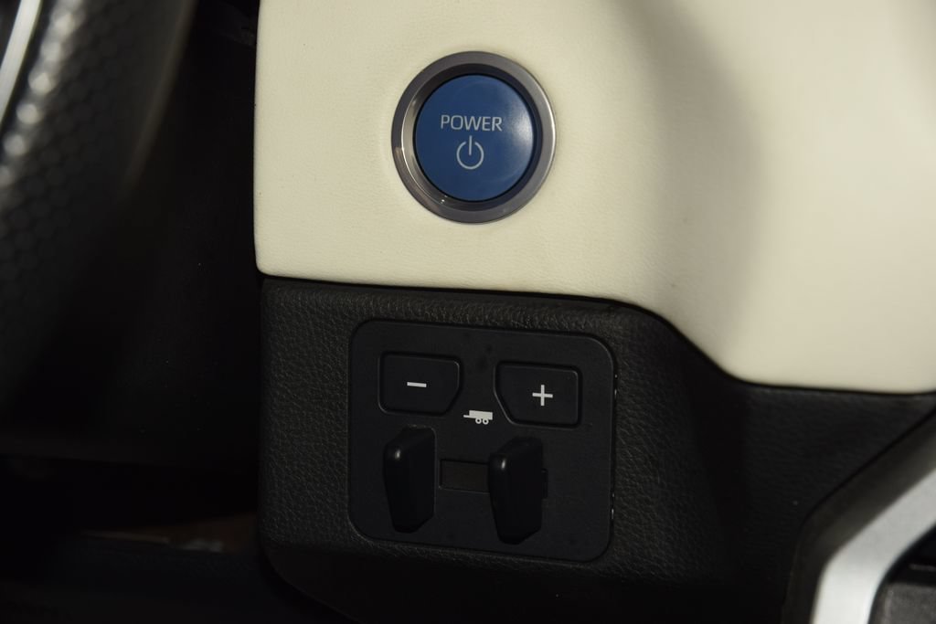 Used 2022 Toyota Tundra Capstone AWD/4WD image 33