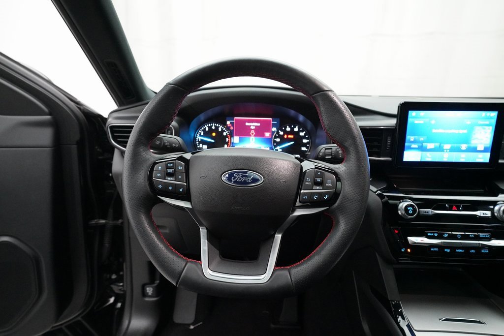 Used 2023 Ford Explorer ST-Line w/ Class IV Trailer Tow Package image 4