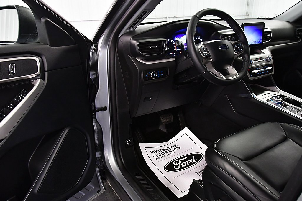 Used 2024 Ford Explorer XLT w/ Equipment Group 202A image 17