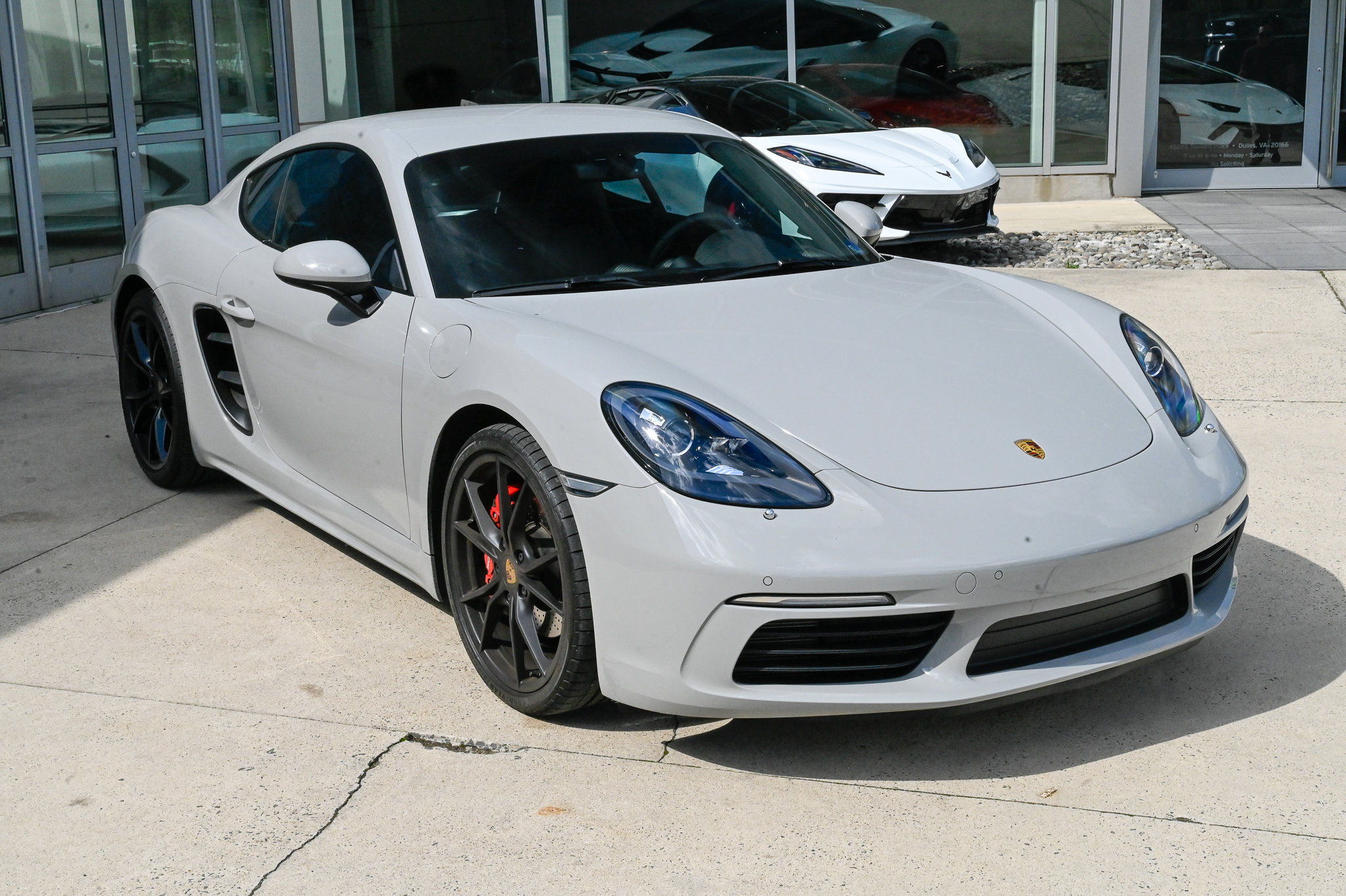 Used 2019 Porsche 718 Cayman S image 3