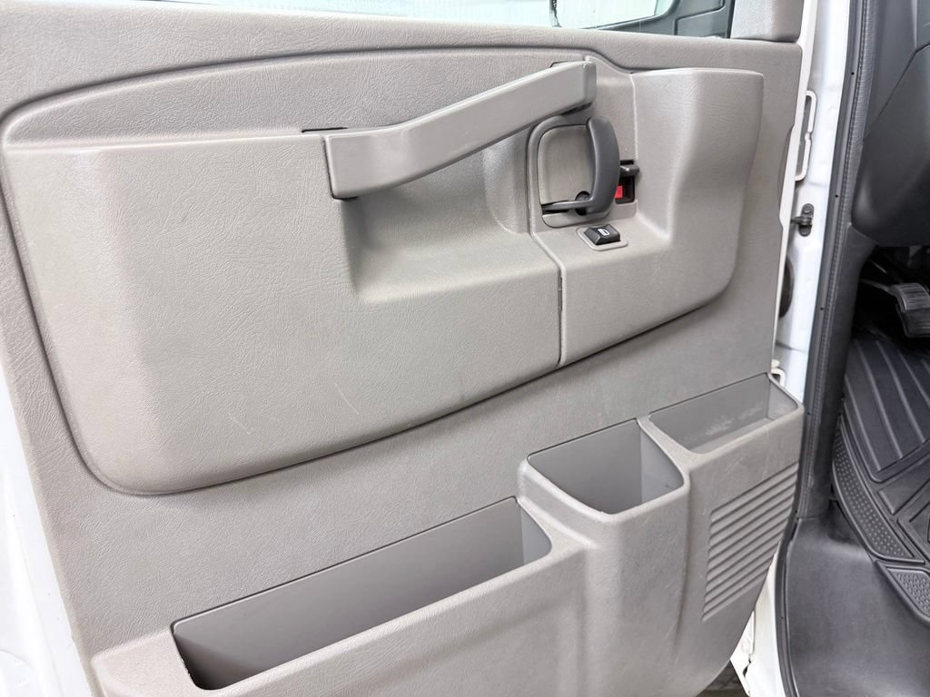 Used 2020 Chevrolet Express 3500 LT w/ LT Preferred Equipment Group RWD image 8