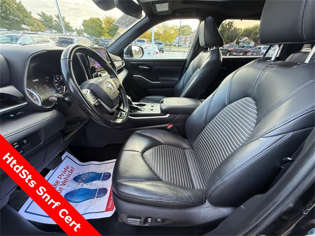Used 2023 Toyota Highlander XSE image 18