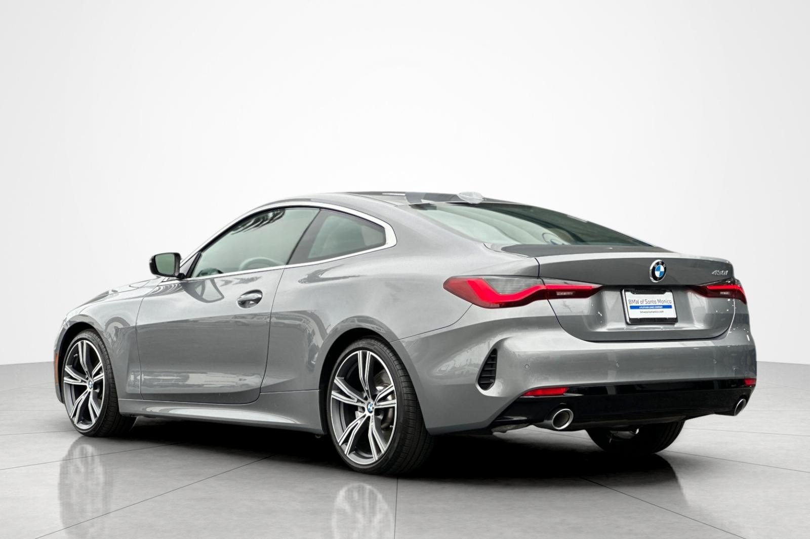 Used 2024 BMW 430i Coupe w/ Convenience Package RWD image 3
