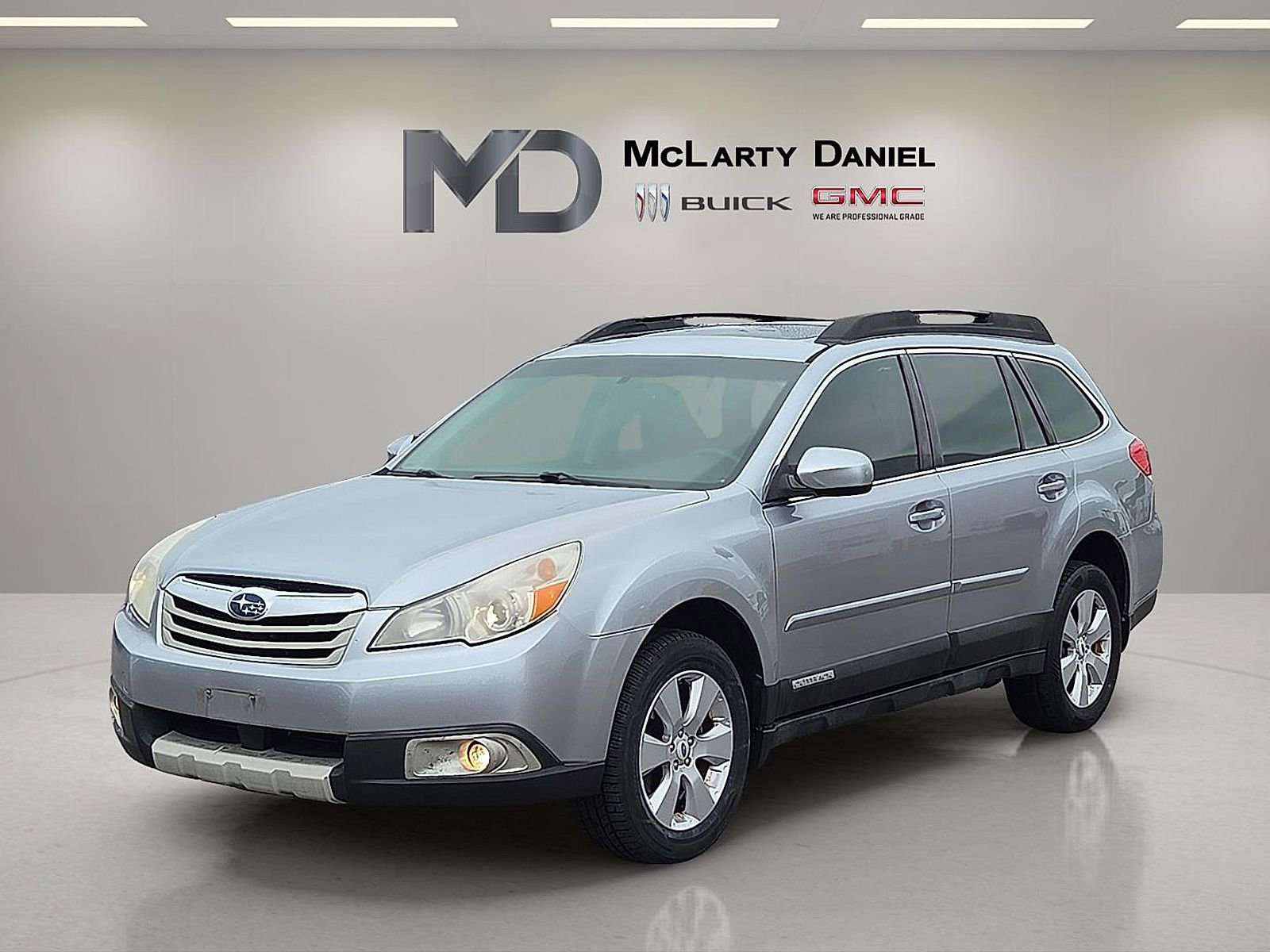 Used 2012 Subaru Outback 2.5i Limited w/ Moonroof Pkg image 2