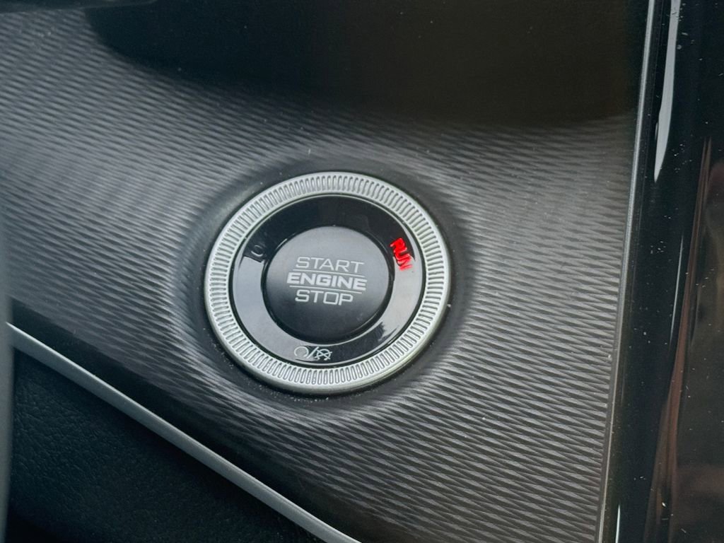 Used 2025 Jeep Grand Cherokee Laredo w/ Luxury Tech Group I image 22