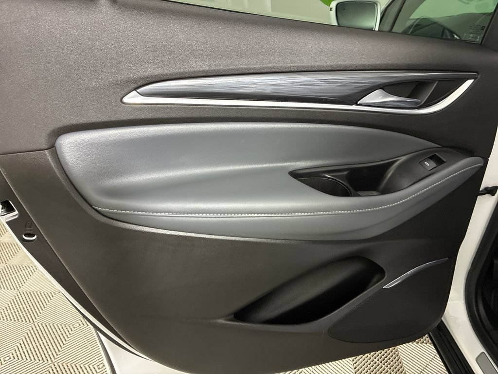 Used 2019 Buick Enclave Essence FWD image 26