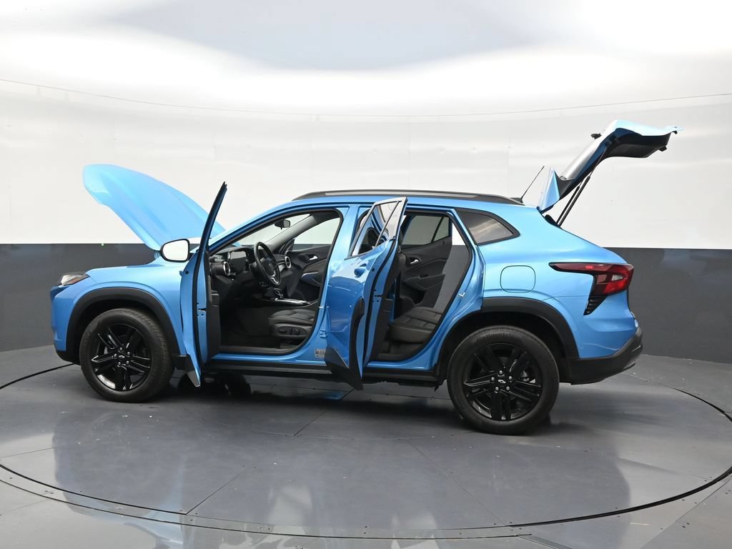 Used 2025 Chevrolet Trax ACTIV FWD image 30