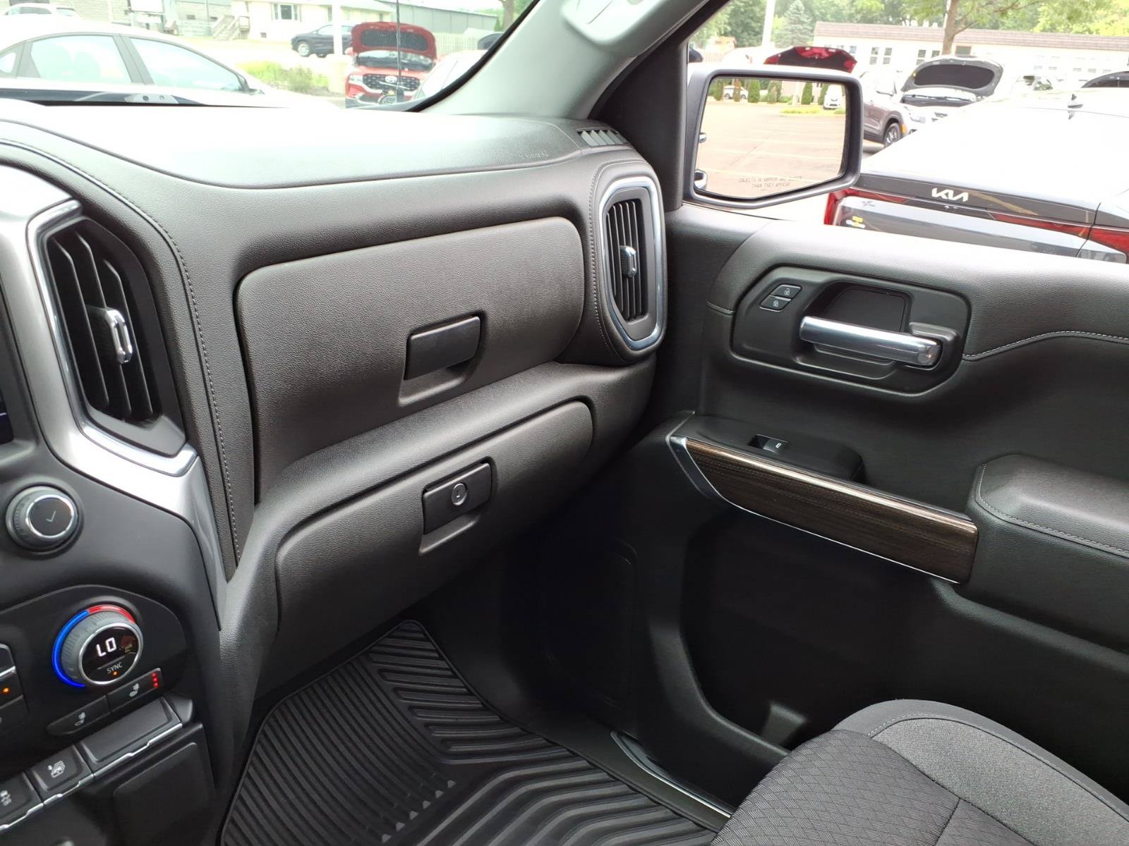 Used 2022 Chevrolet Silverado 1500 LT AWD/4WD image 20