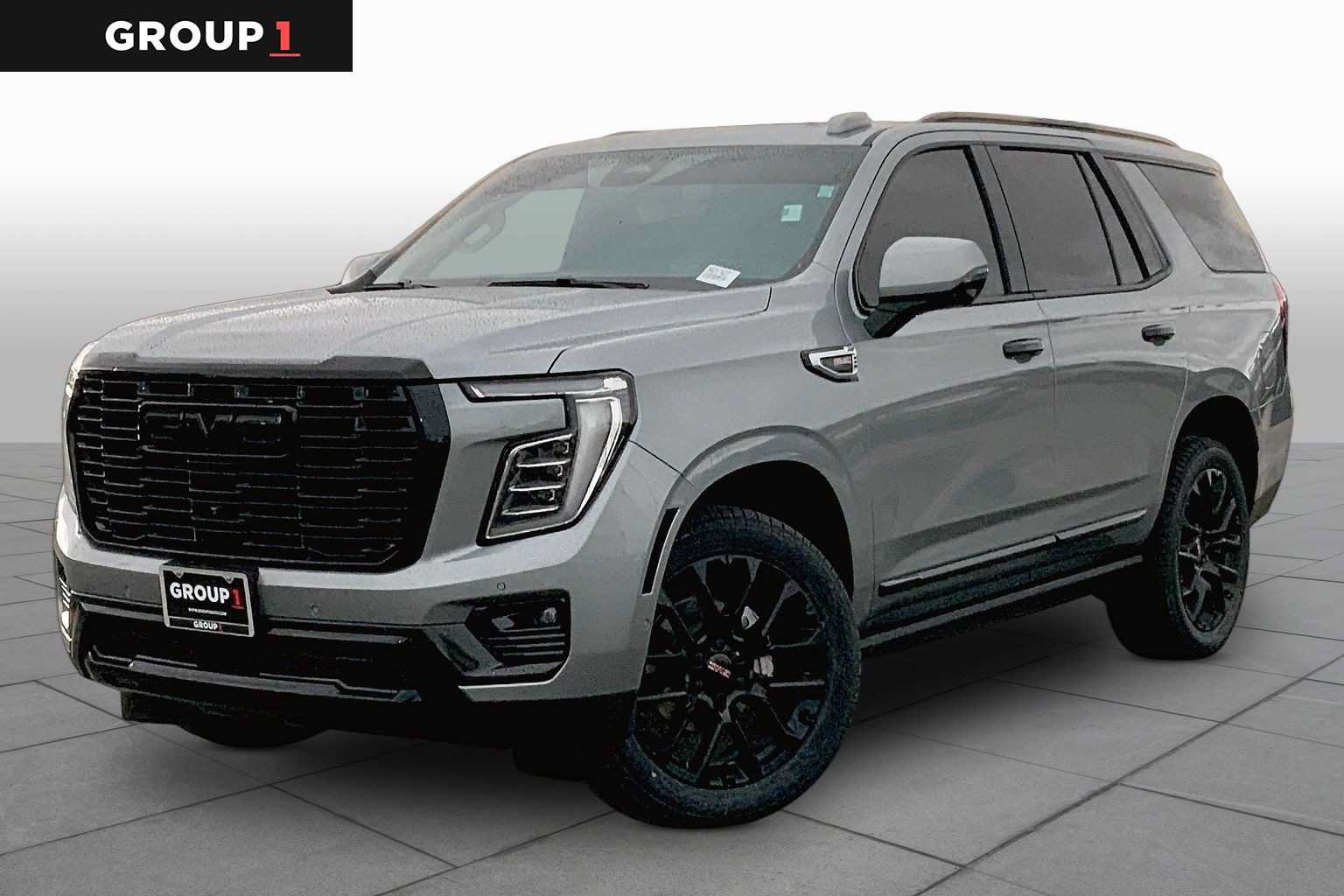 Used 2025 GMC Yukon Denali w/ Sun & Power Step Package