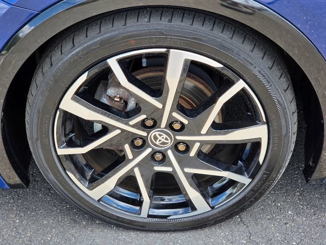 Used 2024 Toyota Prius Prime Premium FWD image 18