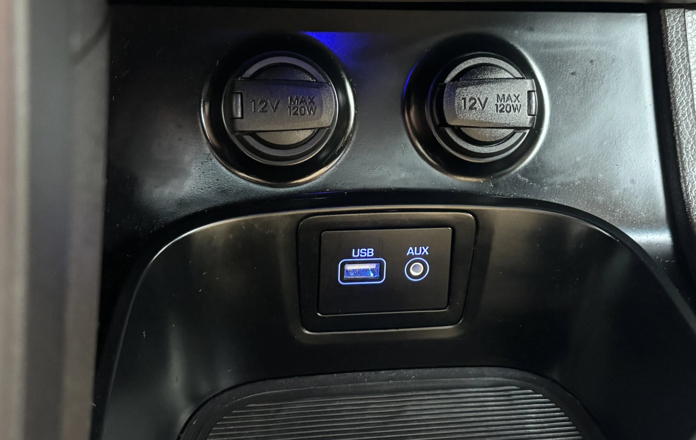 Used 2019 Hyundai Santa Fe XL AWD/4WD image 27