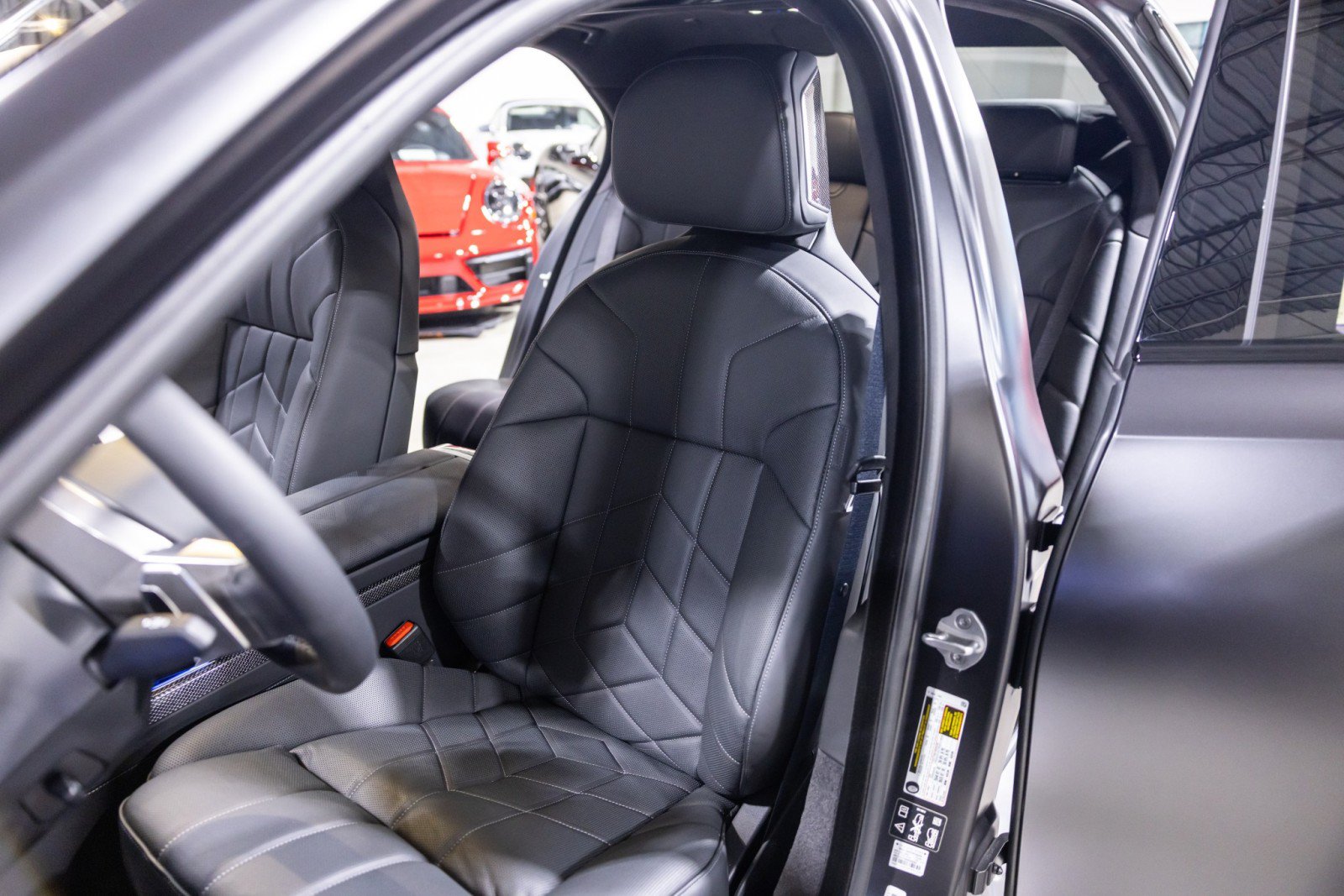 Used 2026 BMW 760i xDrive AWD/4WD image 40