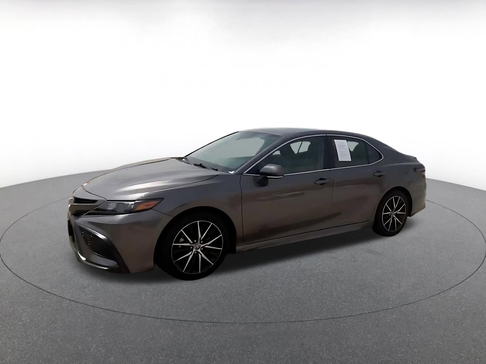 Used 2024 Toyota Camry SE FWD image 8