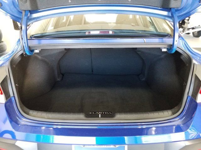 Certified 2025 Hyundai Elantra SEL image 14