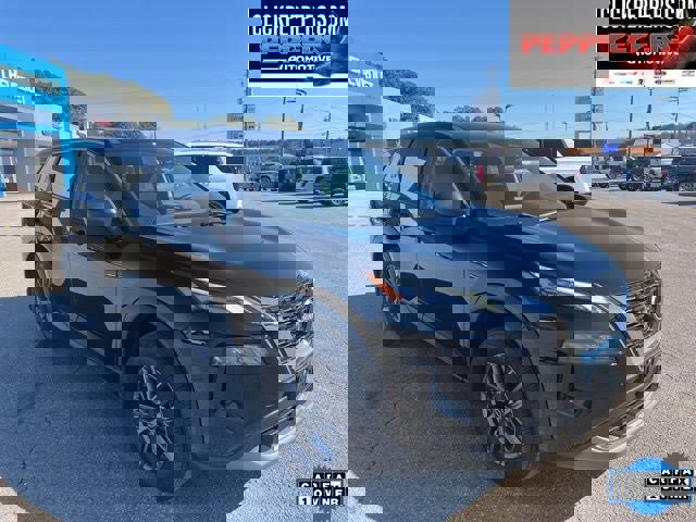 Used 2023 Nissan Rogue S image 8