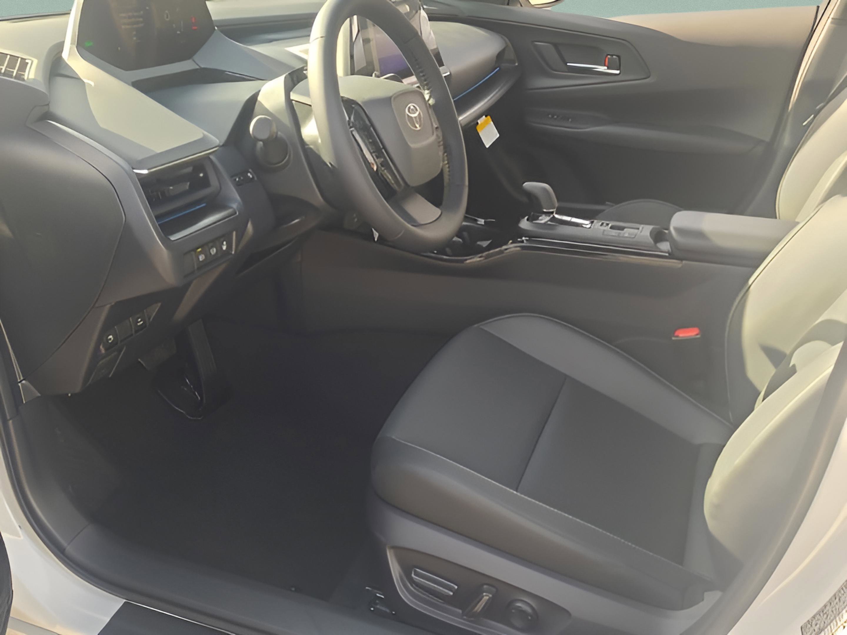 New 2026 Toyota Prius Plug-In Hybrid FWD image 13