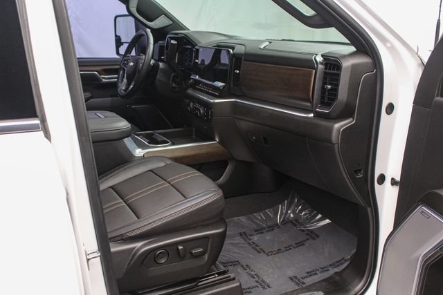 Certified 2024 Chevrolet Silverado 2500 High Country AWD/4WD image 17