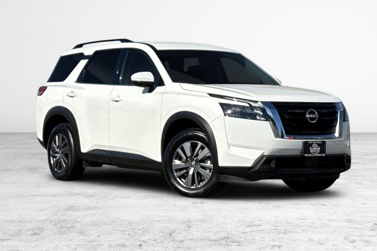 Certified 2025 Nissan Pathfinder SV FWD image 2