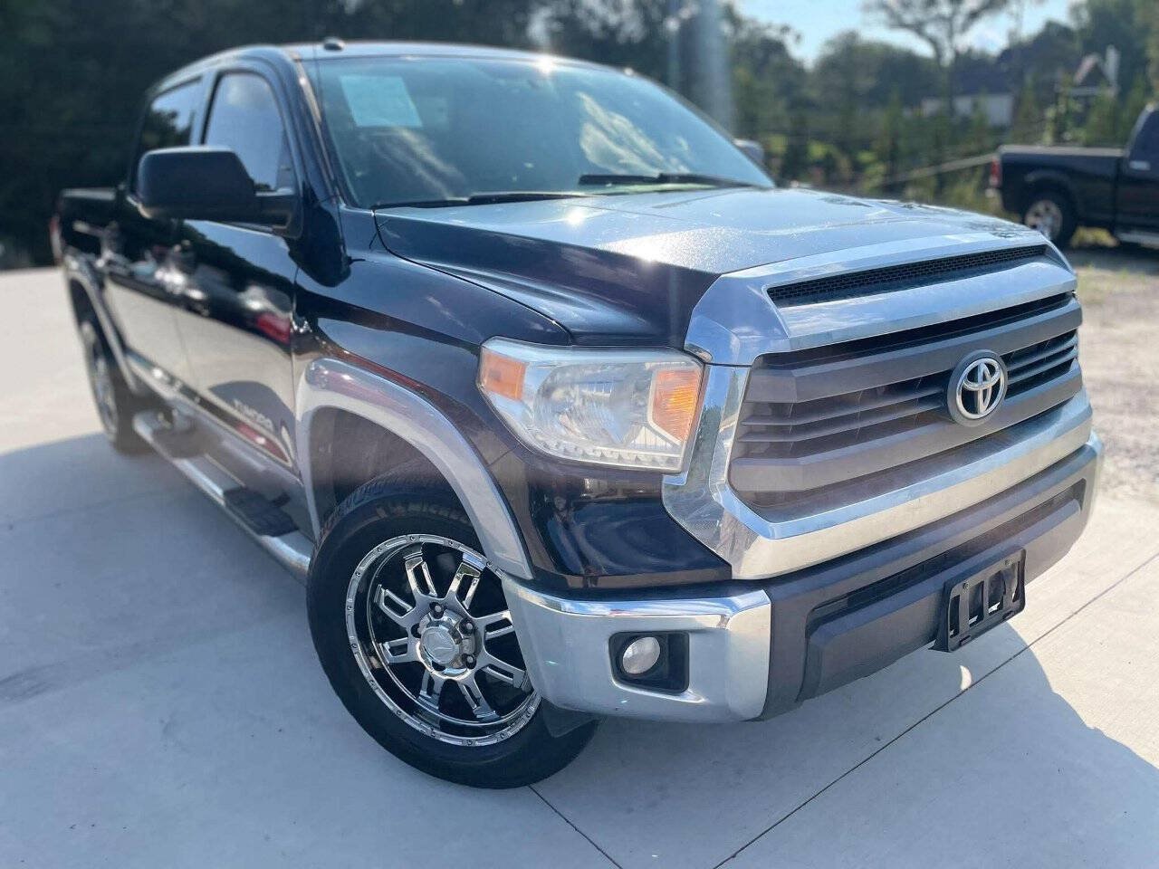 Used 2015 Toyota Tundra SR5 w/ SR5 Upgrade Package