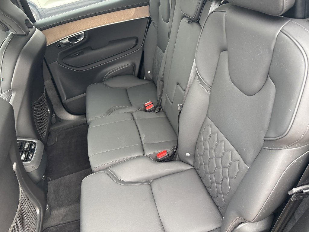 Certified 2025 Volvo XC90 B5 Plus image 37