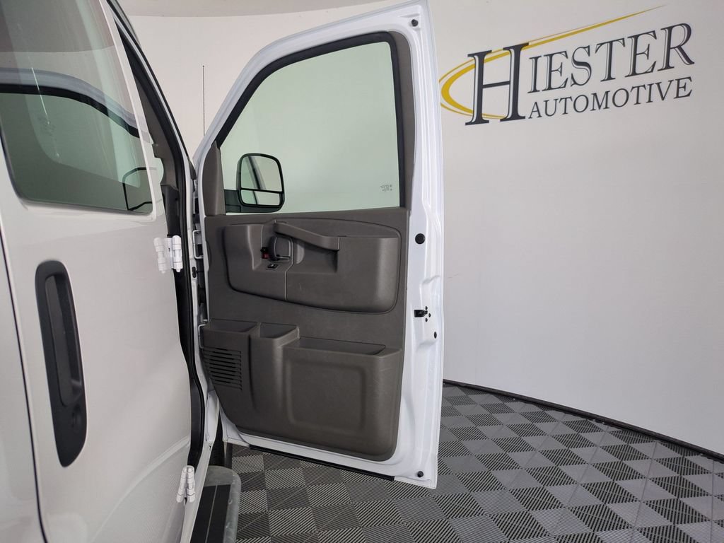 Used 2025 GMC Savana 2500 w/ Driver Convenience Package RWD image 28
