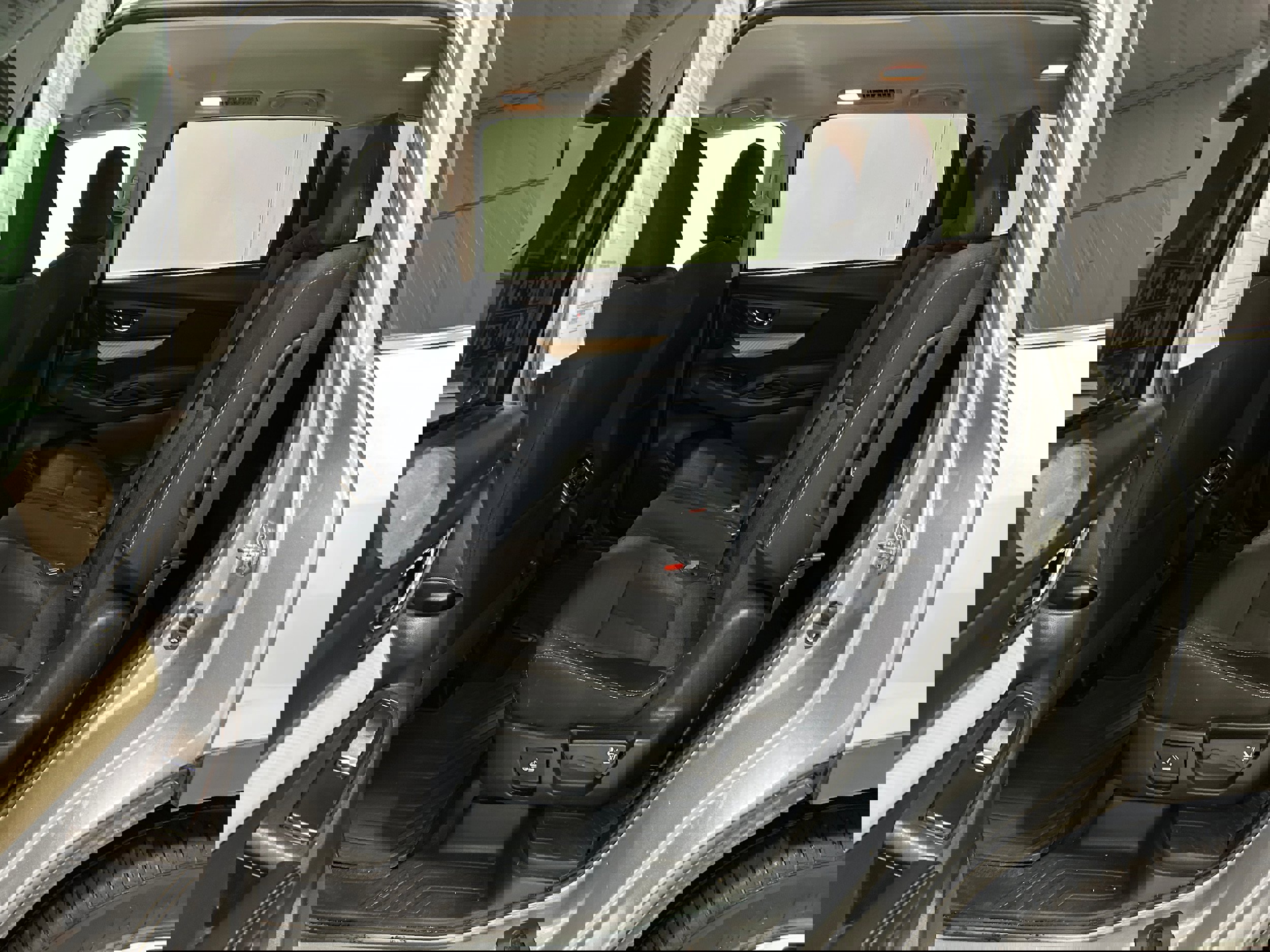 Used 2021 Subaru Ascent Premium w/ Convenience Package image 28