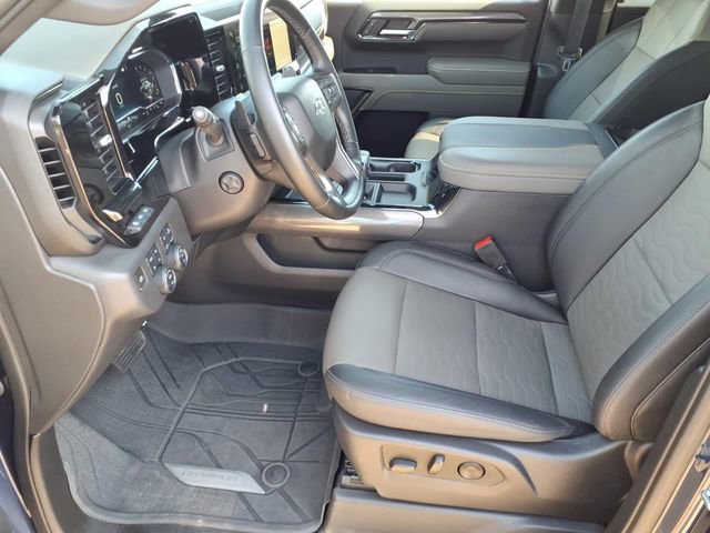 Used 2023 Chevrolet Silverado 1500 ZR2 w/ Technology Package AWD/4WD image 11