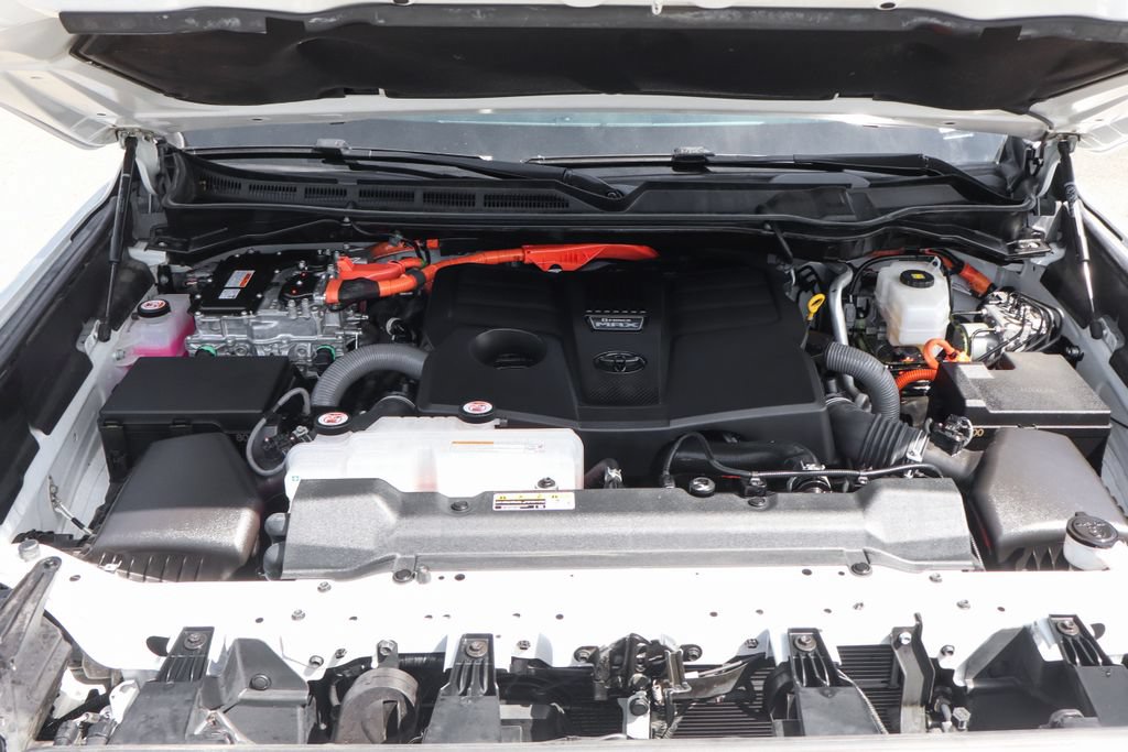 Used 2024 Toyota Tundra Limited AWD/4WD image 12