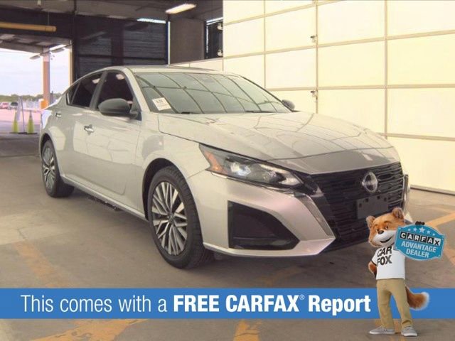Used 2024 Nissan Altima 2.5 SV AWD/4WD image 2
