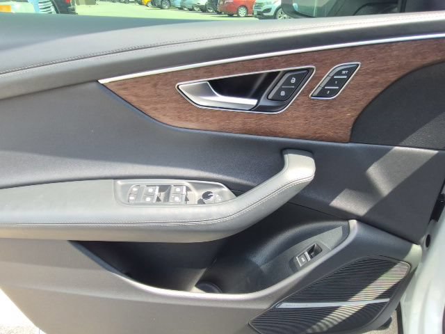 Used 2023 Audi Q8 Prestige w/ Prestige Package AWD/4WD image 11