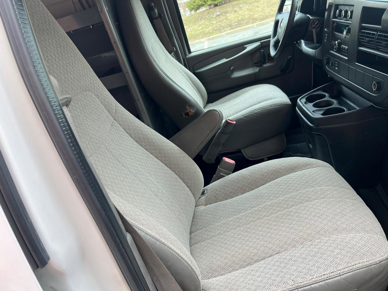 Used 2012 Chevrolet Express 2500 image 13