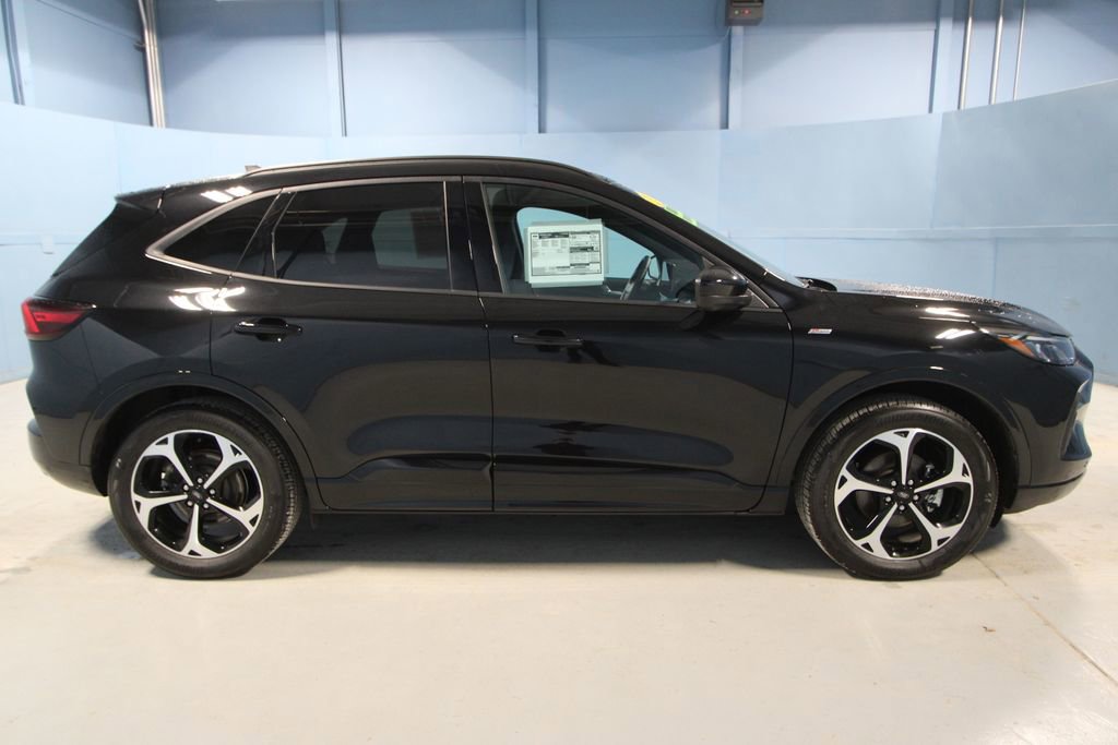 Used 2025 Ford Escape ST-Line Elite w/ Premium Technology Package AWD/4WD image 33