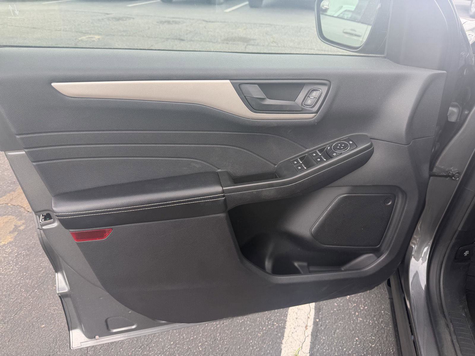 Used 2022 Ford Escape SE AWD/4WD image 12