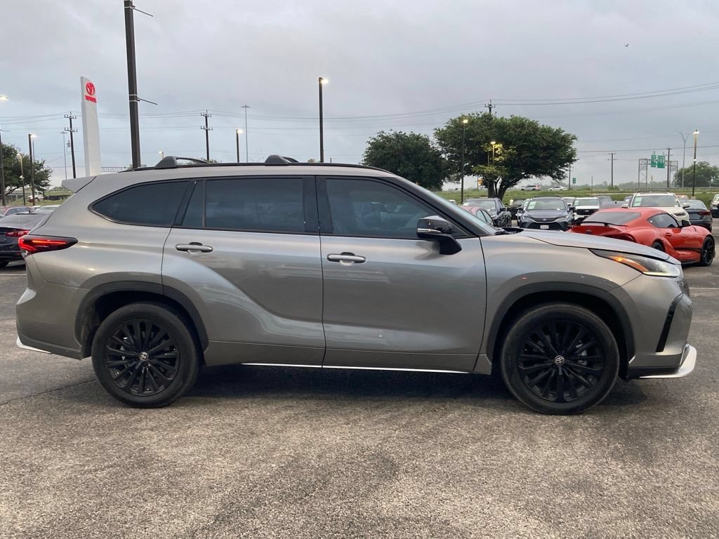 Certified 2026 Toyota Highlander XSE AWD/4WD image 4