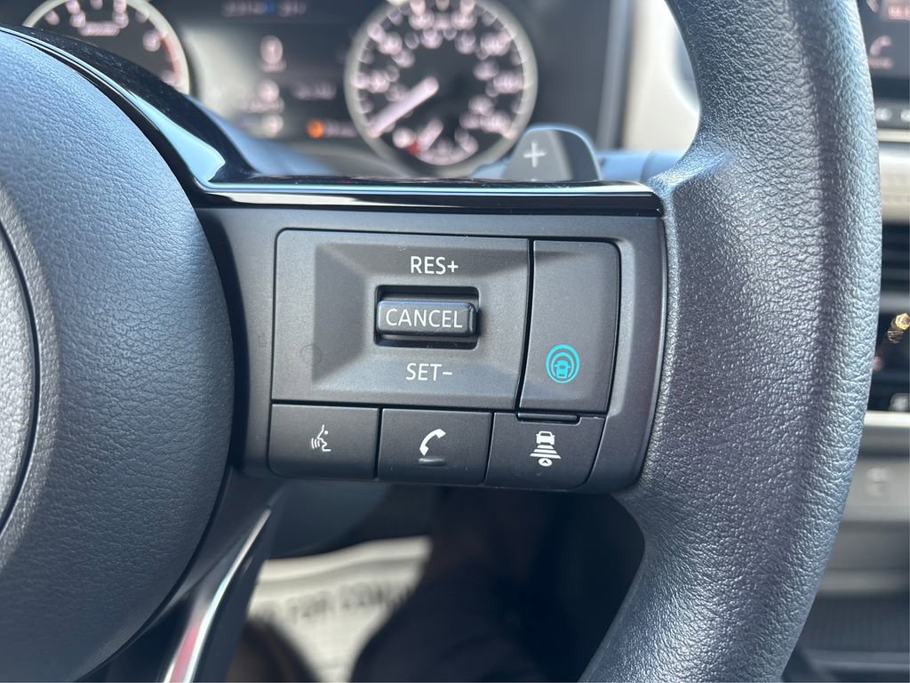 Used 2023 Nissan Rogue SV image 27