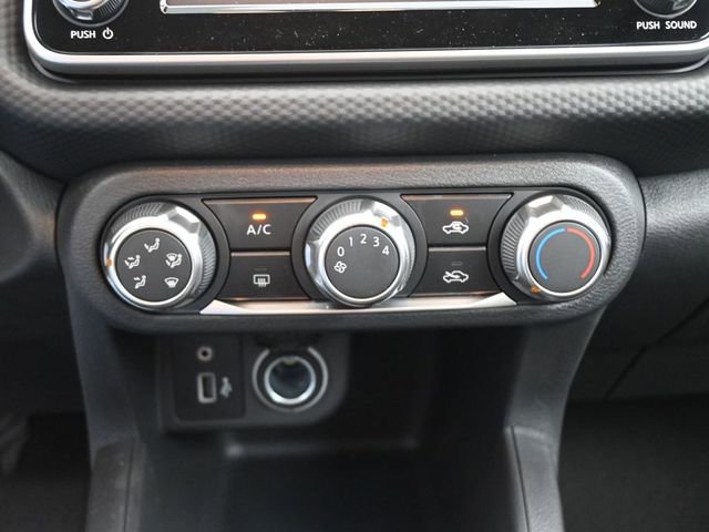 New 2025 Nissan Kicks Play S image 4