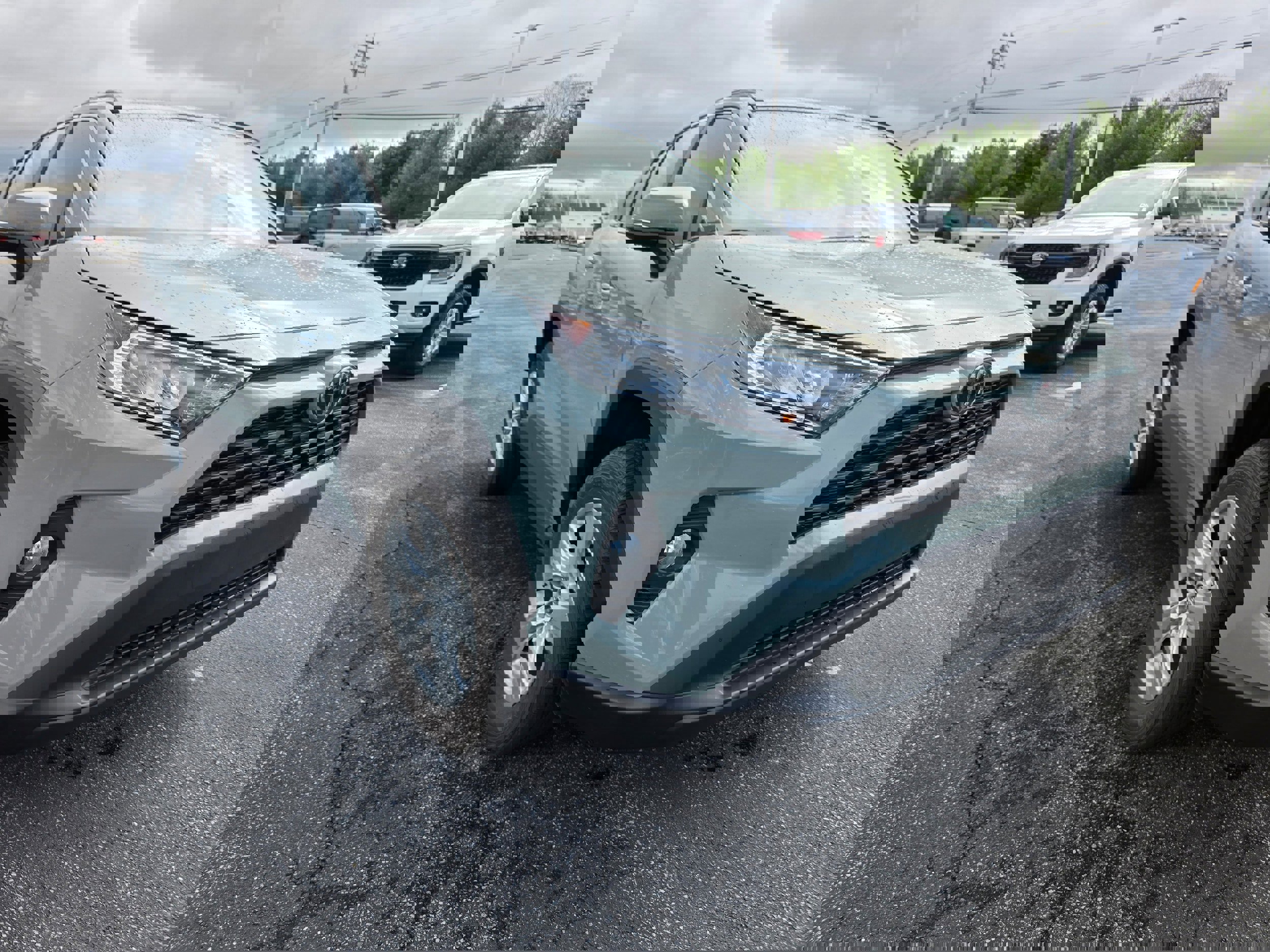 Used 2020 Toyota RAV4 XLE w/ Convenience Package image 5