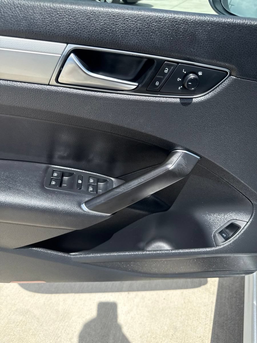 Used 2019 Volkswagen Passat 2.0T Wolfsburg FWD image 9