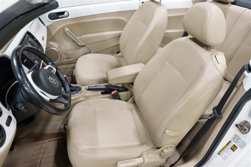 Used 2013 Volkswagen Beetle TDI FWD image 9