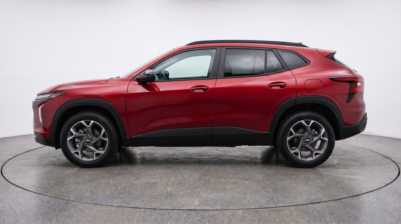 Used 2025 Chevrolet Trax LT FWD image 5