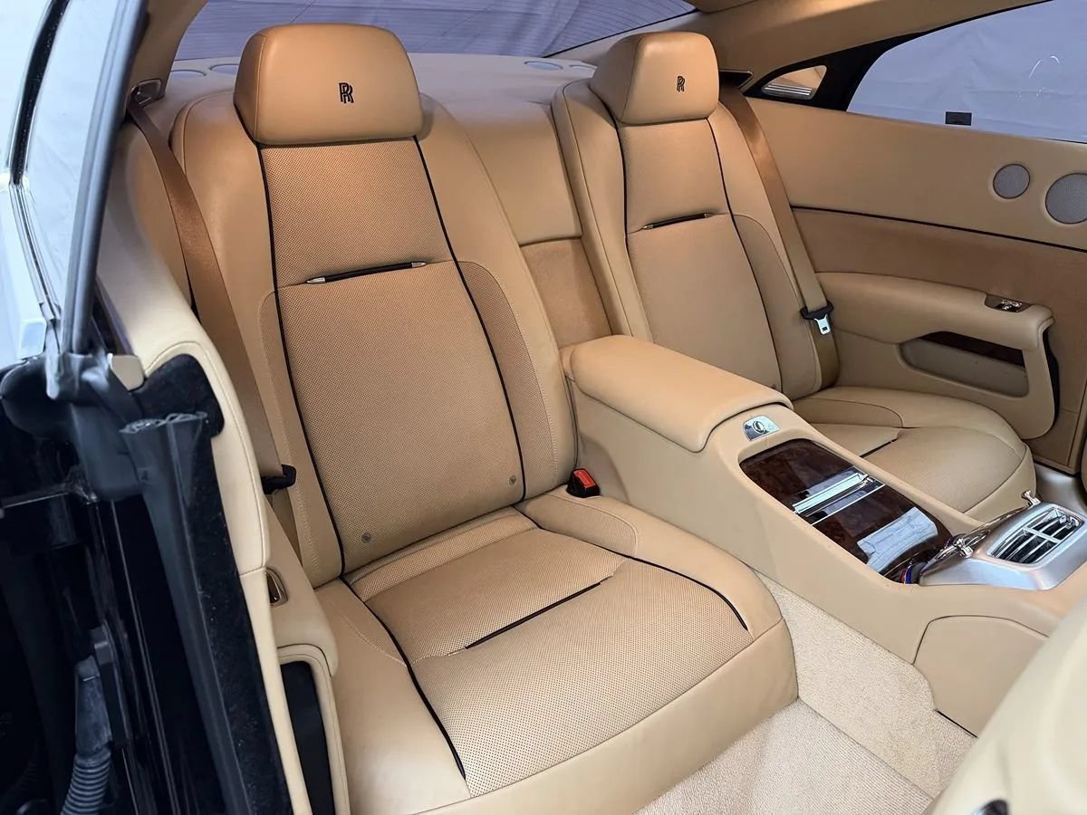 Used 2016 Rolls-Royce Wraith RWD image 27