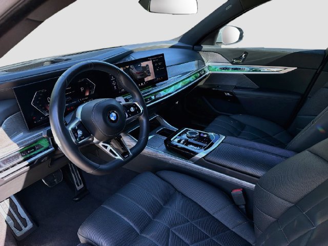 Used 2024 BMW 760i xDrive w/ Premium Package 2 AWD/4WD image 26