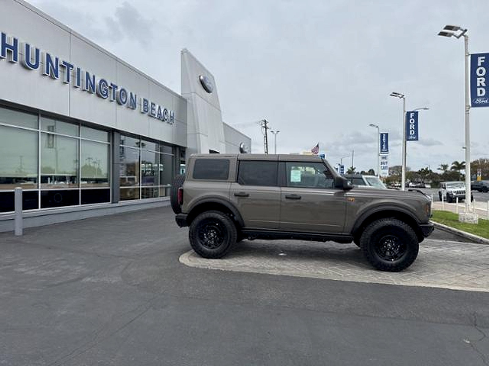 New 2026 Ford Bronco Badlands AWD/4WD image 3